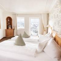 Deluxe Suite with Balcony and Lake View