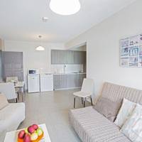 One-Bedroom Apartment (7)