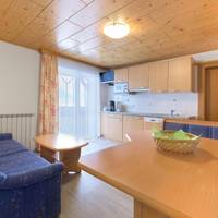 Apartment (2-5 Adults)