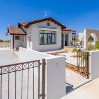 Kymma #8 - Three-Bedroom Bungalow with Private Pool
