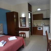 Studio (2 Adults)
