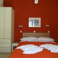 One-Bedroom Apartment (3 Adults)