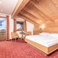 Double Room Economy
