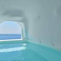 Charisma Cave Pool Suite with Caldera View