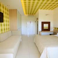 Studio (3 Adults)