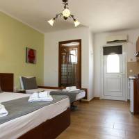 Studio (3 Adults)