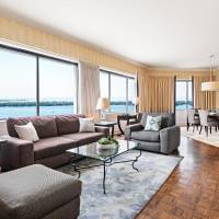 Prime Minister Suite, Larger Suite