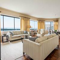 VIce Regal Suite, Larger Suite