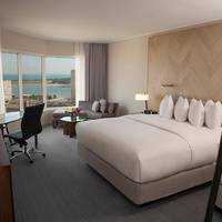 Feature King Room