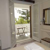 Apartment with Garden View
