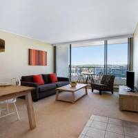 One-Bedroom Apartment with Courtyard View 