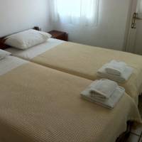 One-Bedroom Apartment (5 Adults)