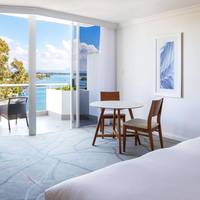 Superior King Room with River View