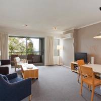One-Bedroom Apartment with Garden View