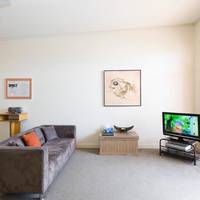 Three-Bedroom Apartment with with Courtyard View