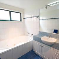 Studio with Spa Bath