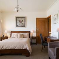 Queen Suite with Spa Bath