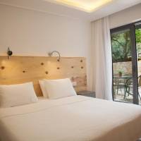 One-Bedroom Apartment with Garden View