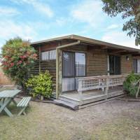 Two-Bedroom Cottage (Sleeps 6)