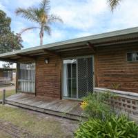 Three-Bedroom Cottage (Sleeps 8)