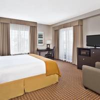 King Room with Roll-In Shower - Disability Access