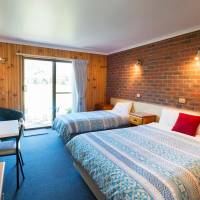 Twin Room with Mountain View