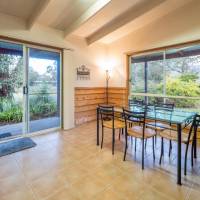 Deluxe Two-Bedroom Cottage with Spa Bath
