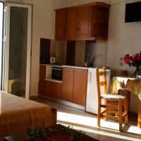Studio (2 Adults)