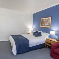 Deluxe Queen Room with Spa Bath