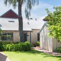 Three-Bedroom Villa with 3 Queen Beds