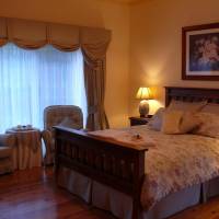 Jacaranda Suite (Non Pet-Friendly)