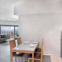 One-Bedroom Apartment with Water View - Weekly Housekeeping
