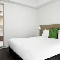 Studio with Balcony and City View - Weekly Housekeeping