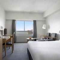 Studio with Balcony and Water View - Weekly Housekeeping