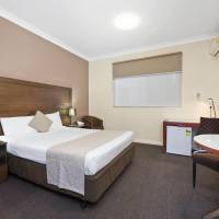 Deluxe Queen Room - Non-Smoking