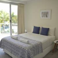 Deluxe One-Bedroom Apartment
