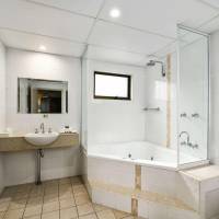 King Room with Spa Bath