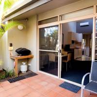 Deluxe Suite with Courtyard