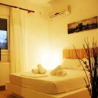 Studio (2 Adults)