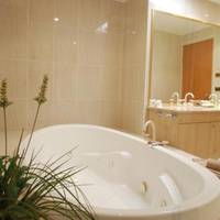 Suite with Spa Bath