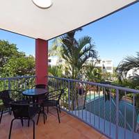 Apartment with Pool View 