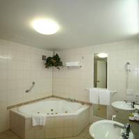 Suite with Spa Bath