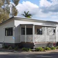 Deluxe 2 Bedroom Cabin - Sleeps 4