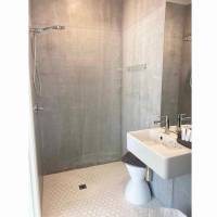 Queen Room with Private External Bathroom 