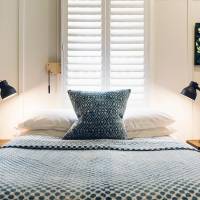 Queen Room with En Suite Bathroom