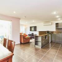 Premier 3 Bedroom (Sleeps 8) Spa Bungalow-Free WiFi