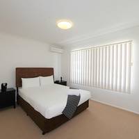 3 Bedroom Apartment - Weekly