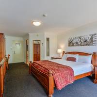 King Room with Spa Bath