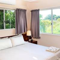 Deluxe Three-Bedroom Villa with Spa Bath