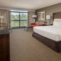King Room with Tub - Mobility Accessible/High Floor